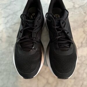Lululemon Blissfeel Women's
Running Shoe Size 8.5 VGUC